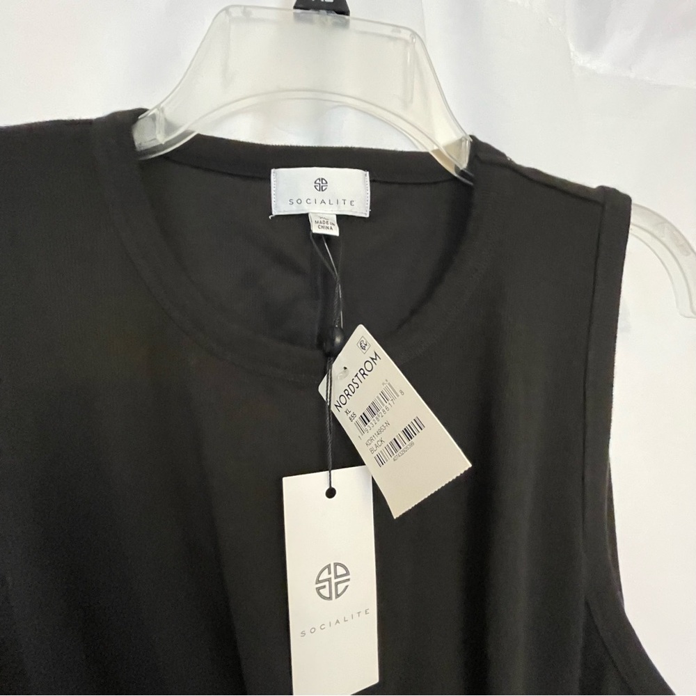 Socialite Black Sleeveless Sheath Dress - Picture 4 of 6